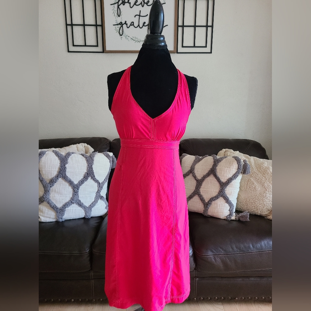 Athleta Women's Pink Active Dress Halter Neckline Sleeveless Knee Length Size 8